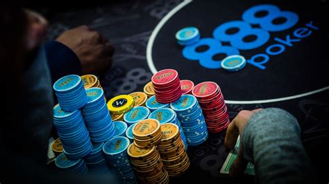 chip leader poker strategy